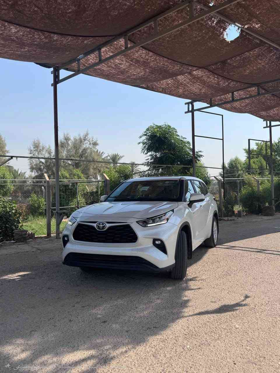 مواصفات موديل 2025 عبد اللطيف   عداد 18000
✨ ✅  لوحات بغداد +  البيع نقداً فقط 
أبرز المواصفات:🔹 محرك 2.5 لتر هايبرد (4 سلندر)🔹
 ناقل حركة أوتوماتيك🔹
 تشغيل بصمة🔹
شاشة تدعم Apple CarPlay

🔹 رادار أمامي ونظام تحديد المسار
🔹 مثبت سرعة (Cruise Control)
🔹 أوضاع قيادة متعددة (Drive Mode)
🔹 مصابيح LED + زينون
🔹 جنوط قياس 20 إنش
🔹 مرايا كهربائية قابلة للطي مع إشارات جانبية
🔹 9 وسائد هوائية (Airbags)
🔹 فرامل ABS + مانع انزلاق + Auto Hold + هاند بريك كهربائي
🔹 عدادات رقمية
🔹 بلوتوث وأوامر صوتية
🔹 مقاعد جلد كهربائية
🔹 تبريد ثلاثي للمقصورة
🔹 تتسع لـ 7 ركاب
.
الفخامة، الاعتمادية، واقتصاد الوقود.
***********

نص مكتوب في الصور:
- محتوى تم إنشاؤه باستخدام الذكاء الاصطناعي