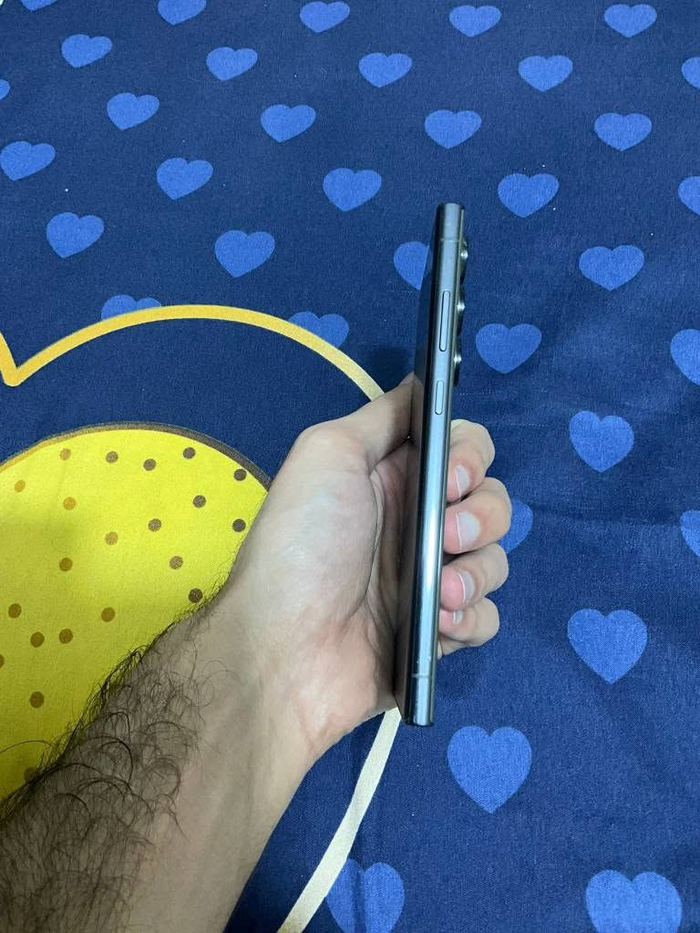 سامسونك s23 ultra. للبيع او مراوس
اللون زيتوني خطين عربي شرق اوسط عربي 
الذاكرة 512 العشوائية 12 نظافه 99% فول نظافه مكفول
بطارية 5000 🔋تنسه الشحن شرط
جهاز نظيف وكالة وطني فقط الظهر مبدل وكاله
السعر 750 مكاني كربلاء 
هاتف *********** كربلاء, العراق
