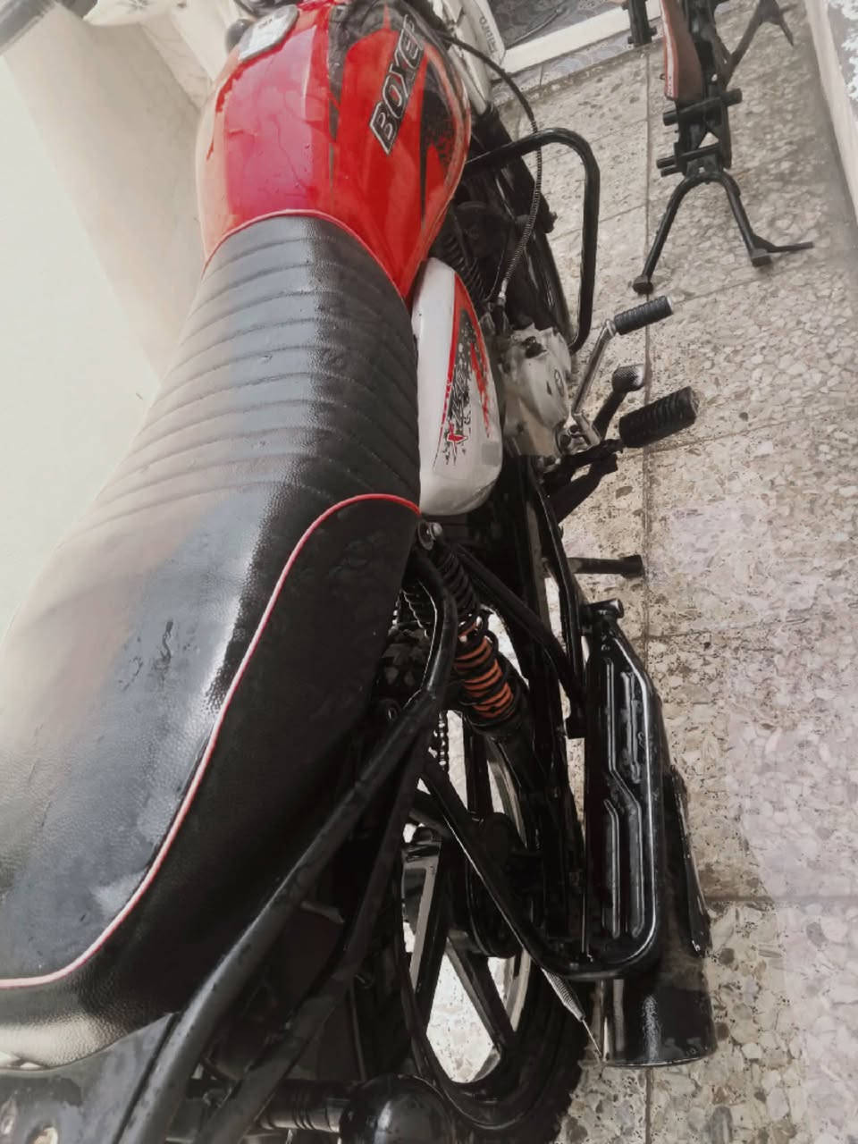 سلام عليكم يابا بوكسر سكنر  سبع اوراق  للبيع موديل 21 درجه مكفوله ونضافته شوفت عينك كهربائيات شغاله درجه شلعه ومعدال خير من الله عنوني نجف شارع المطار الجديد يم محطة ريبال سعر 650وبيه مجال للطيبين رقمي *********** بس وتساب
