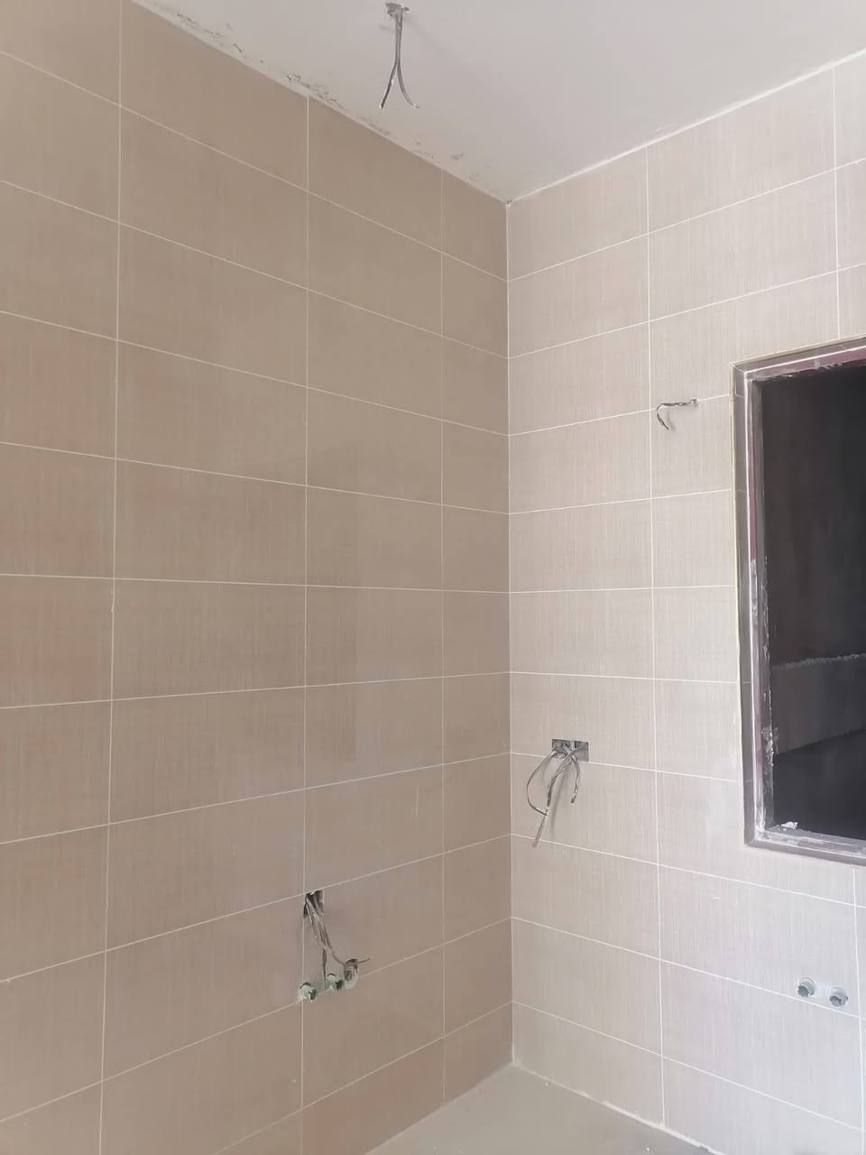 السلام عليكم كادر سيراميك ارضيات جدران شغل تسليم مهندس ***********
