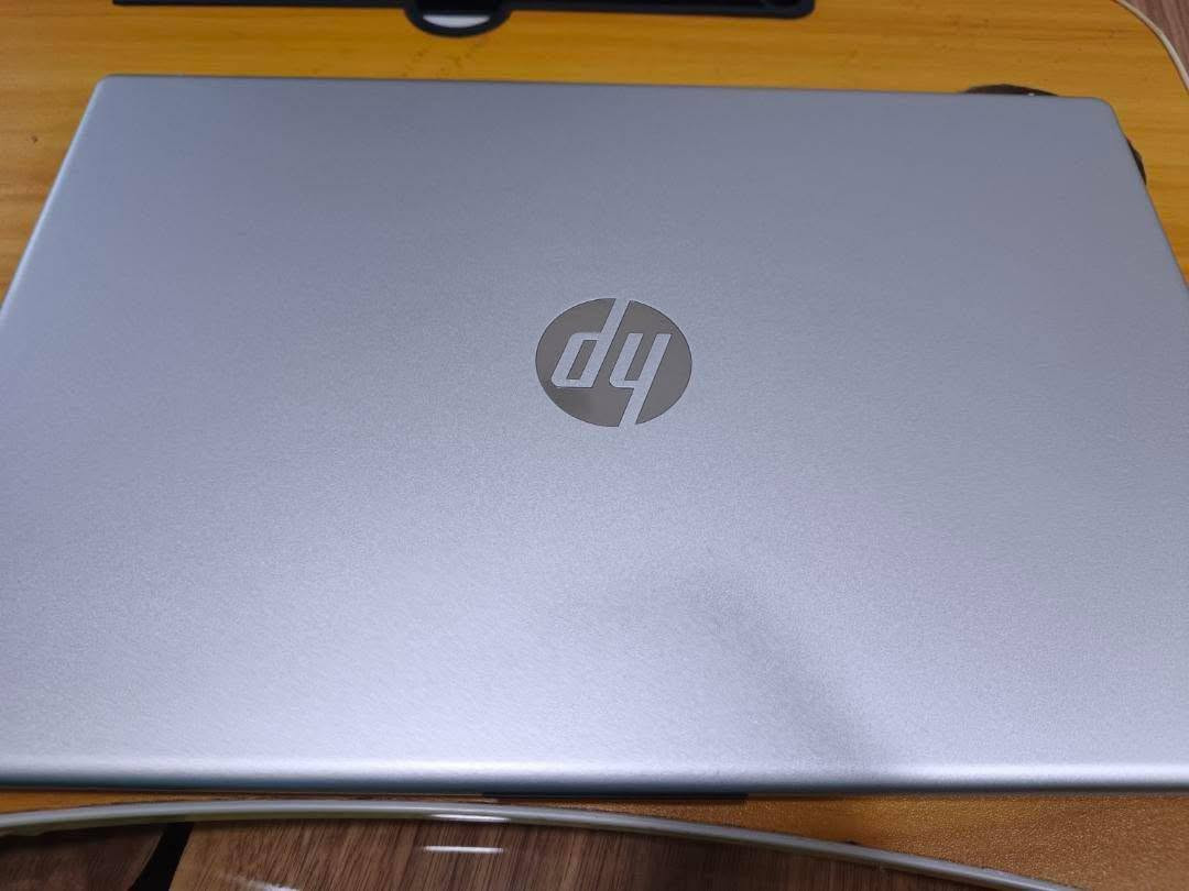 اسم الجهاز: DESKTOP-SNTADEE 
المعالج: Intel Core i3-1315U الجيل الثالث عشر بسرعة 1.20 GHz.
الرام: 4 GB، المتاح فعليًا 3.65 GB.
نوع النظام: 64-bit.
القلم واللمس: غير متوفرين.
مواصفات الويندوز:
الإصدار: Windows 11 Pro.
النسخة: 23H2.
تاريخ التثبيت: 28/4/2026.
إصدار نظام التشغيل: 22631.6199.
حزمة تجربة Windows: 1000.22700.1108.0.
يعني بالمختصر حبيبيي، الجهاز i3 ورام 4GB، مناسب للدراسة والتصفح والشغلات الخفيفة، بس الرام قليلة شوي.

للتواصل *********** أو ادخل خاص 
 

فقط بابل فقط بابل
