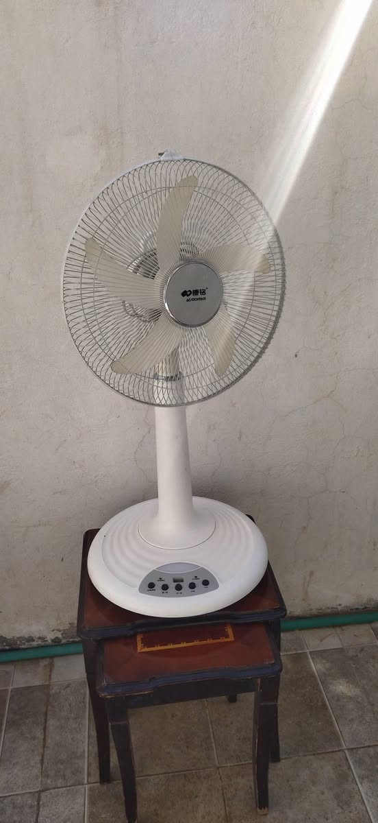 غراض للبيع بسعر مناسب للاتصال ***********
