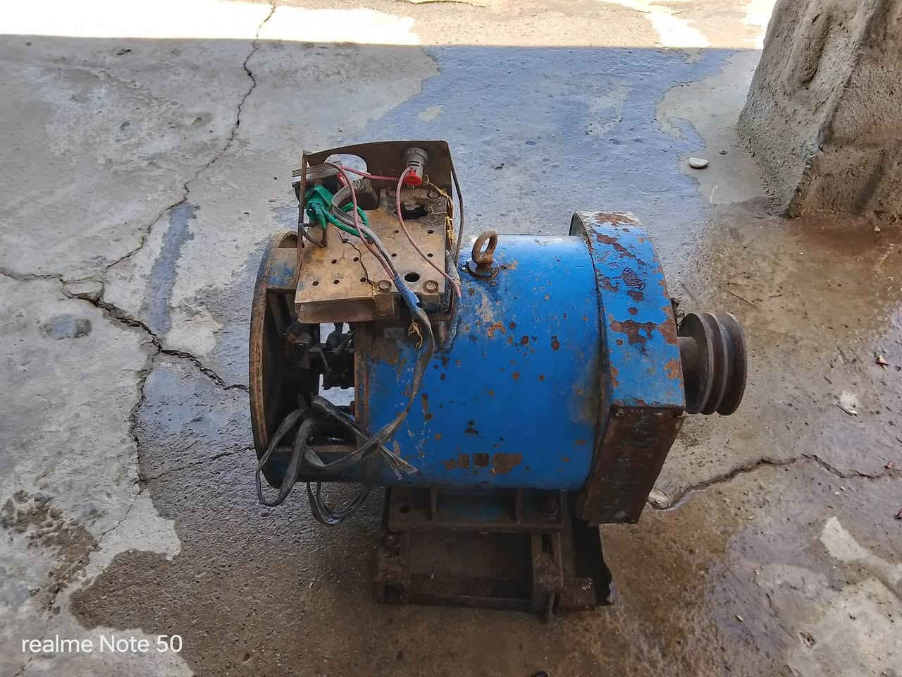 دينمو حجم 10 kv. ملف نحاس
السعر 150 قفل ونقد. مع شاصي كاملة بس تنشد. متواجد ماسنجر واتساب تلكرام تريد اتصال ***********
