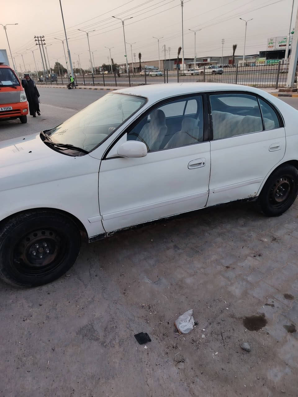 كرونه نفخ ١٩٩٣ للبيع رقم بغداد مشروع وطني مكفوله من الكصه ونقل جثه وعيب الشرعي مداور ثانيوم سياره موجوده نجف   السعر ٤٧ وبيها مجال ناحية الرضويه ***********
