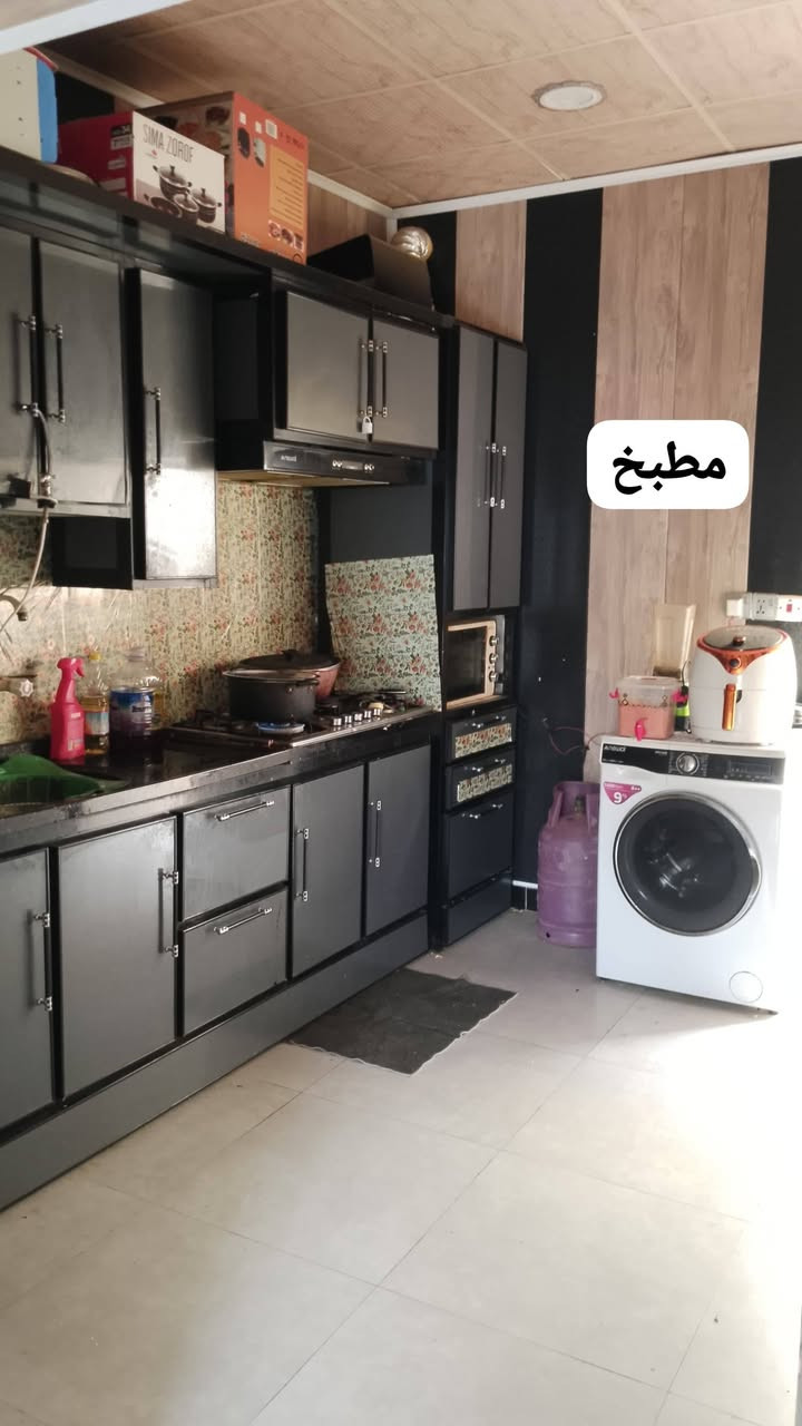 السلام عليكم 
بيت بناء بلوك مساحته 100 واجه 10 ونزال 10
موقعه صوب بني ركاب يم فوج الطوارئ
للبيع او المراوس وي بيت زراعي وينطي فرق
الاتصال على الرقم او واتساب
***********
