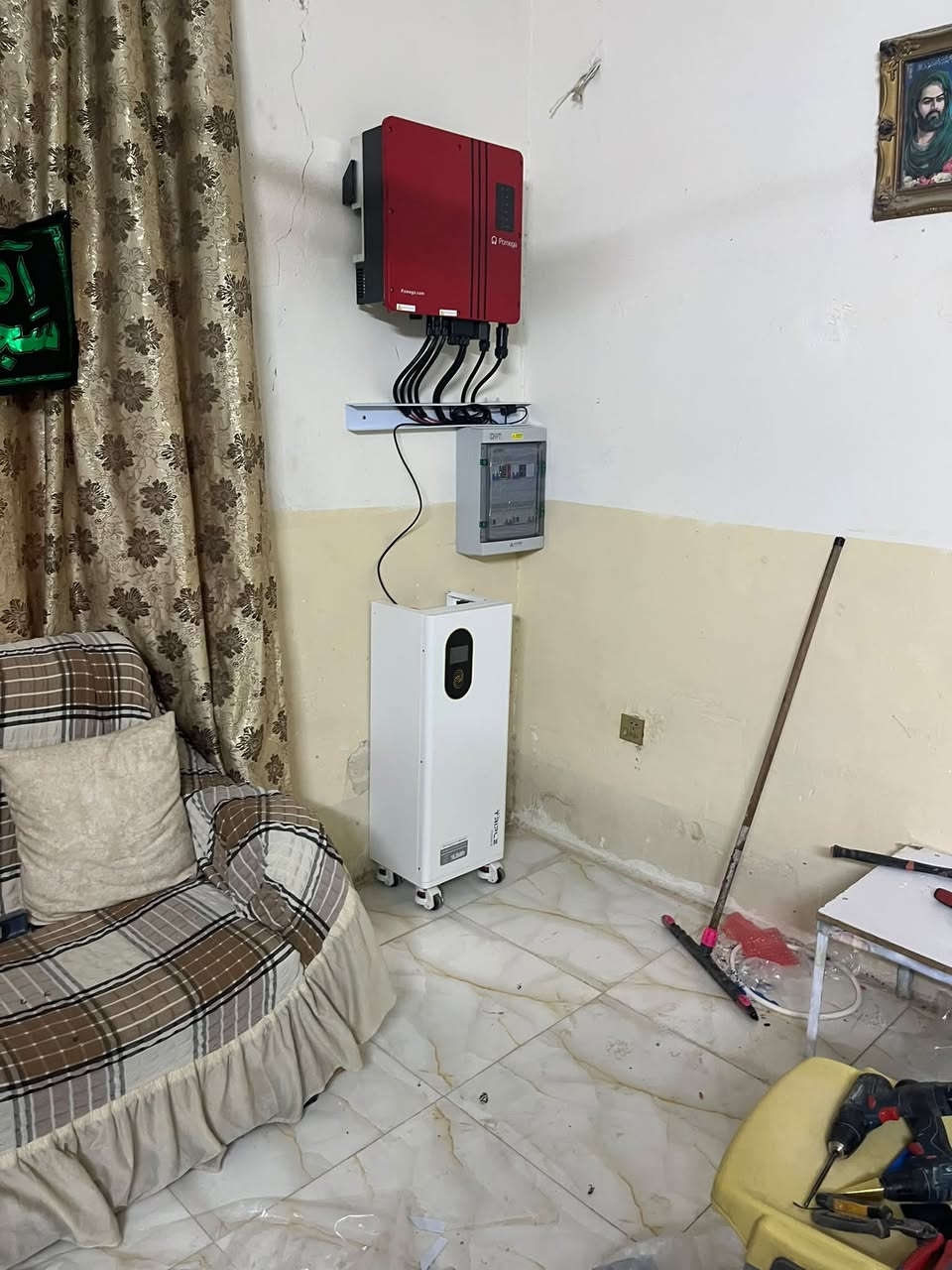 طاقة شمسية • ٢٠ أمبير/١٦ أمبير • بطارية سولاكس ١٦ كيلوواط