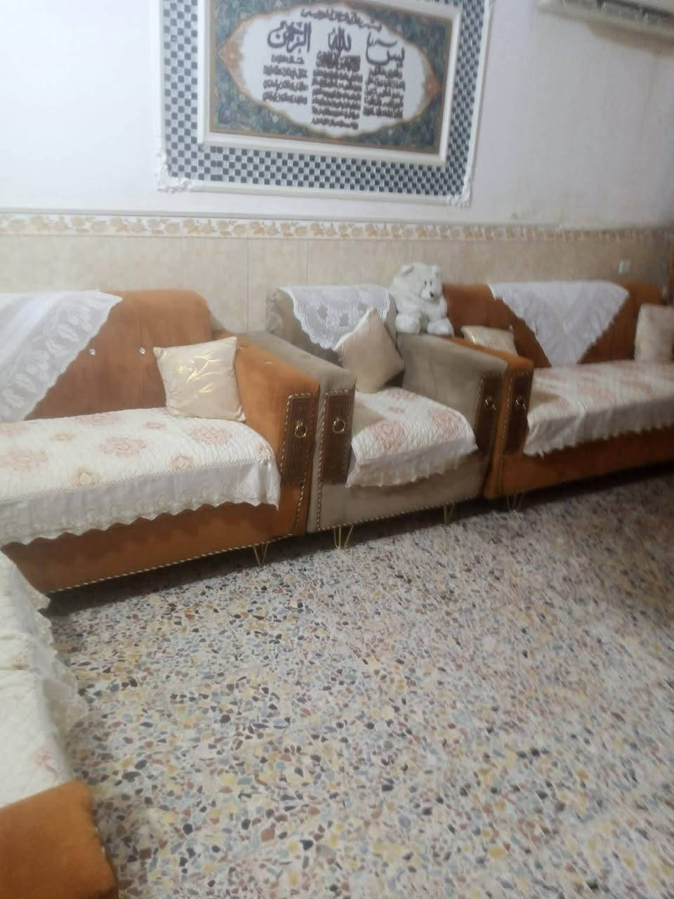 السلام عليكم 
دار 🏠 المساحه ١٢٥م طابو زراعي سند 25 في بغداد العبيدي  شارع التربيه  بداية حي السفير قرب سوق العبيدي البيت  متكون من غرفه  نوم واستقبال وصاله ومطبخ ومنور وطرمه وحمام خارج وحمام داخل طابق واحد  الاستفسار خاص اوالاتصال على الرقم ***********
اداره مكتب الهدى للعقار العنوان بغداد العبيدي شهداء الأولى شارع المحافظ قرب رحيم المضمد
