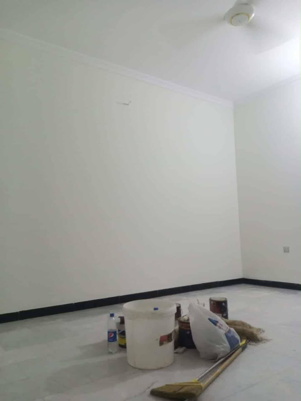 كافة أعمال الصبغ والديكورات بأسعار مناسبه ***********
