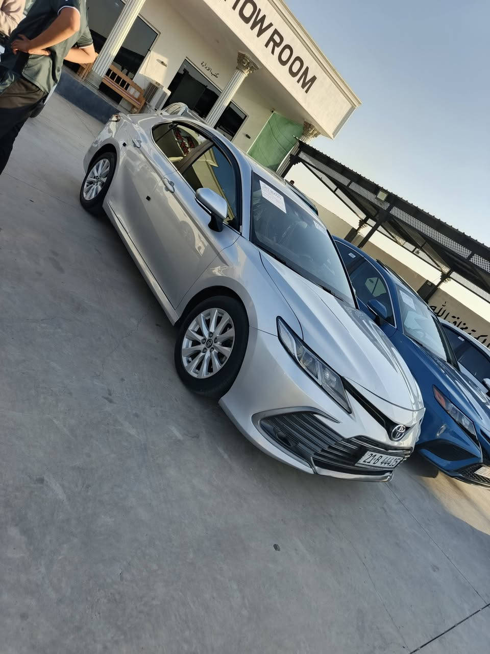 كامري خليجي موديل2023 كلين و السونار مرفق بالصور محرك وكير شرط تبريد ثلج❄ شرط التحويل  مواصفاتLe  ماشية  ٩٢ ألف سيارة جديدة بمعنى الكلمة السعر ١٩٥ البيع نقد مكانها جنوب الموصل القيارة. للتواصل ***********
