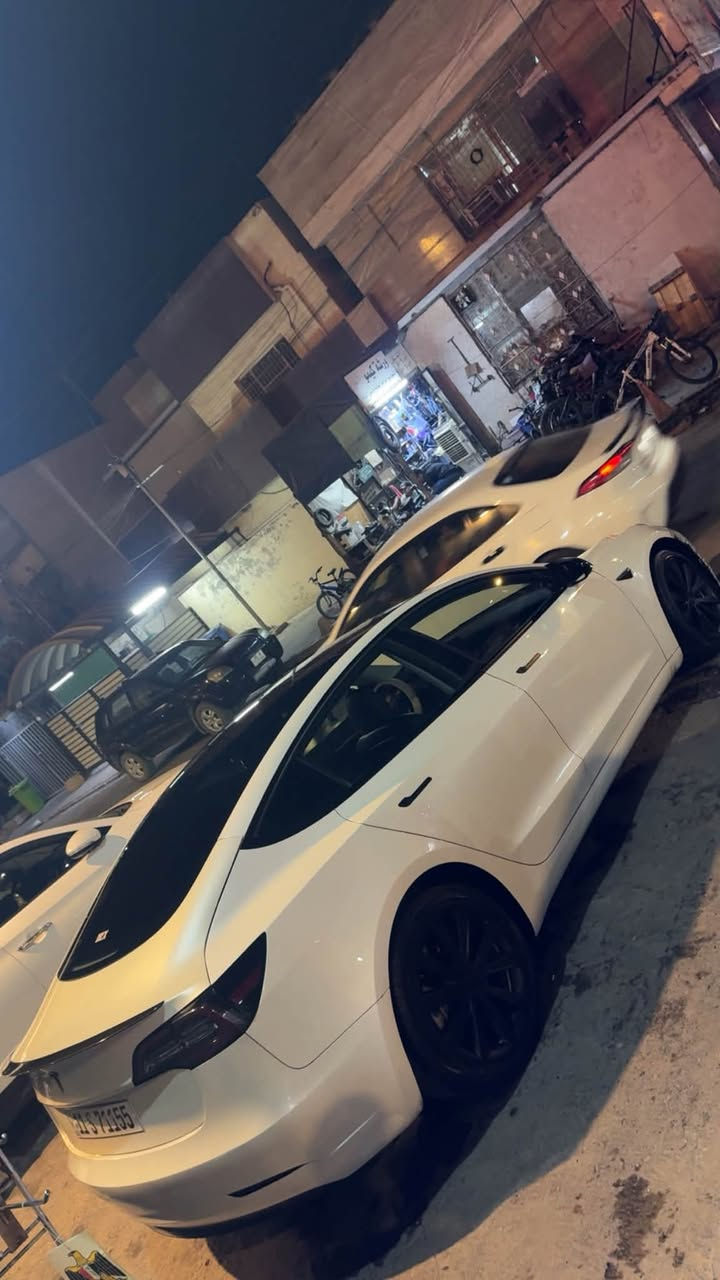 السلام عليكم تيسلا مودل 3 2023 للبيع
سنكل ✅

ماشيه 42 الف مايل ✅

اونلاين ✅

رقم شُبه مميز ✅

مابيها نقص ✅

شاحنه 32 امبير وياها ✅

مربوطه فون كي الأحمر ✅

ضمان الماطور ولبطاريه وكلشي مكفول ✅

مواصفتها معروفه

9 كامرات ✅

أوتوبايلوت ✅

رادار وحساسات ✅

كشنات كهربائيه وتدفئه ✅

وبعد هواي مواصفات

راديتر بلادي يعني متعبك ومتعاني من شي ✅

حادث السياره : جاملغ  وبنيد بدون دواخل ولا شواصي ولا اي شي وجاملغ خلفي مصلح ومصبوغ وبلنقل انضرب قبغ الجنطه ع كد دائره فوك البك لايت وتبدل 

السياره رقم بغداد ومكانها بغداد اني ماالكها الاول بلعراق السياره من امريكا الي يعني  بأسمي تحويل ثاني يوم 

السعر : 143 

الرقم : ***********

نص مكتوب في الصور:
- موكتلك ترد من الحرب مصيوب
- سواترهم خشب لا تلبد بسدهن"
