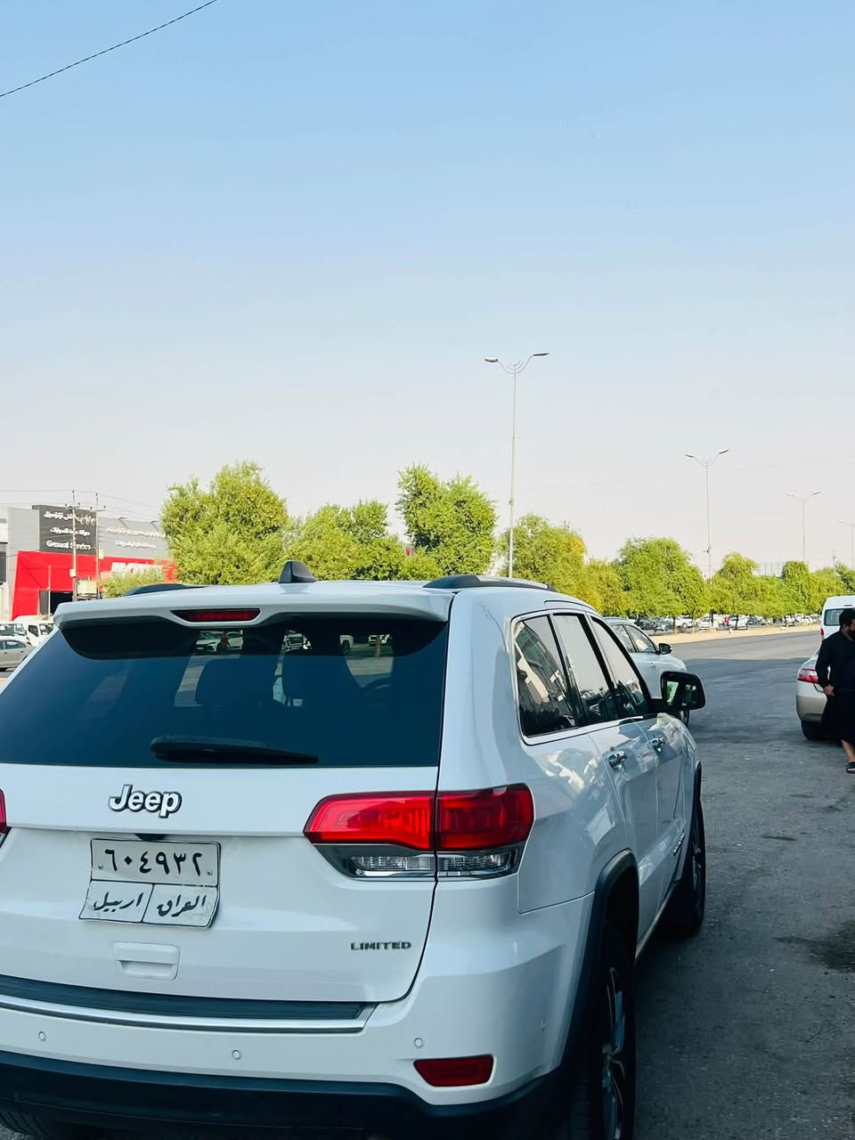 سلاو برايان چێب ٢٠١٨ دووبست سبوخي هةية بستةك لة بؤنيتي بستةك لة سندوقي پشتةوة بێ ژؤري بێ ئيرباكو بێ ناوگرتن ليرةش لةكنة خؤمان سبوخمان كردية بة كليني داخيل بوة لميتية فول فولة  تةزرةكي هةية مةكينةي كرايتةوة بة شةرتة بي حةيبة بة شةرتي سؤنةر  سةحري ١٩٧وةرةقة و مةجال واتساپ ***********. رةقةم موبايل ***********  شيوين هةولير

