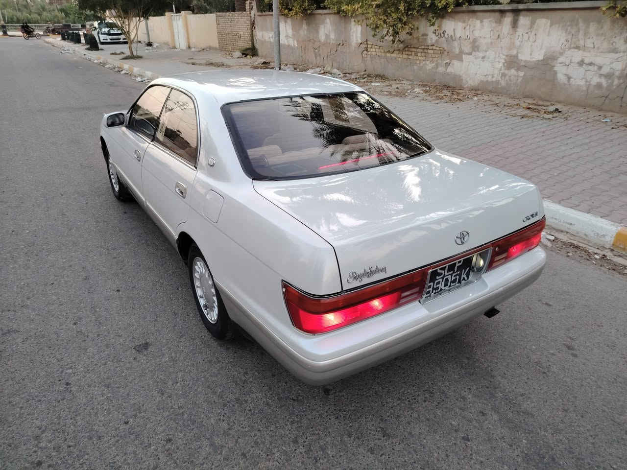 السلام عليكم شباب بطه كراون موديل 94 رقم نجف نكليزي سنويه لل ٢٨ مشروع وطني تحويل بكل المحافظات كهربائيات كلها شغاله تبريد شغال ثلج شاشه تاب مضخم صوت مكفوله من كص ونقل جثه وضربه حداديه تخم تاير مكفولات كير مكينه ثنين ونص سعر ٥٧ وبيها مجال بسيط حكك الجيه مكان السياره واسط ***********
