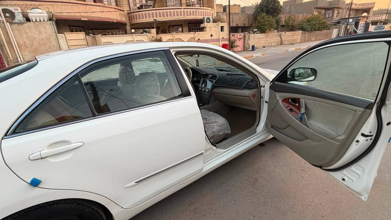 كامري 2009 السياره فول موصفات Glx كفاله عامه قطره صبغ مابيها  كلشي مناقصها السياره  السعر 130 بيها مجال بسيط الرقم ***********
