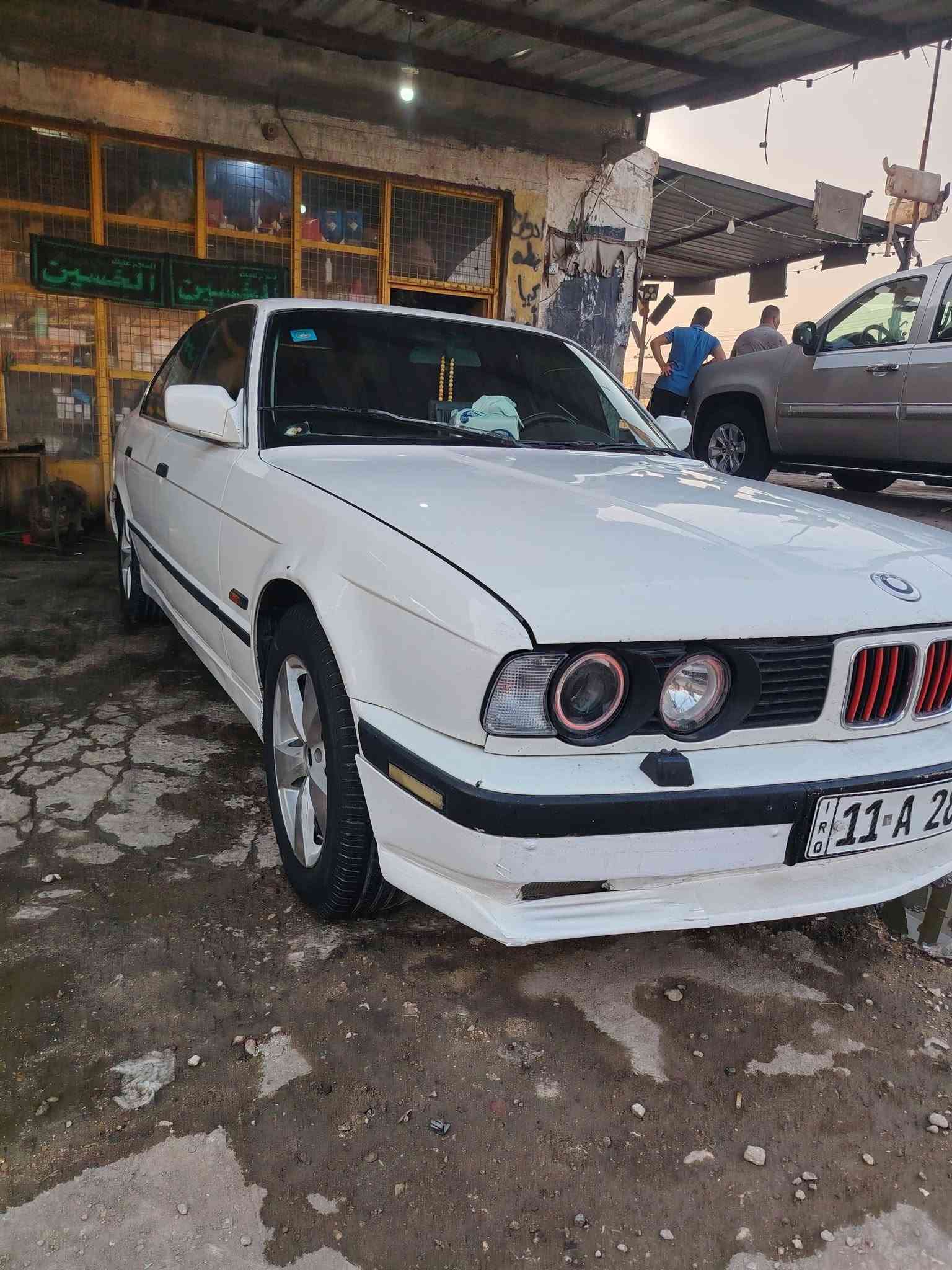 السلام عليكم
BMW525i 🤍
مسكر 1991 للبيع 
رقمه بغداد نكليزي  
مكينه وكير بجيس جدد☑️
تبريد ثلج ❄
حداديه جديدة
عليه ادامه كامله فيت بم ونوزلات وبلكات وفلاتر 
لايتات عيون شيطان 
زنون اصليه لد عدسه شرط نهار 
اشاير لد ✴️
شاشة ومنضومه سماعات دمام 🔊
سنتر لوك دبل ريموت 
فتحه سقف عاطلة
تفاصيل اكثر خاص او واتساب

عنواني النجف المشخاب
*********** 

سعر 46وبيه مجال
