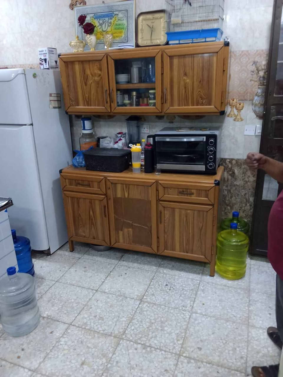 كاونتر نضيف كلش متر ونص للبيع ب150 َبي مجال لونه خشبي ملحق وارضي وسنك مكاني الدوره اللي يريد يتواصل علي الرقم *********** بي واتساب بغداد, العراق
