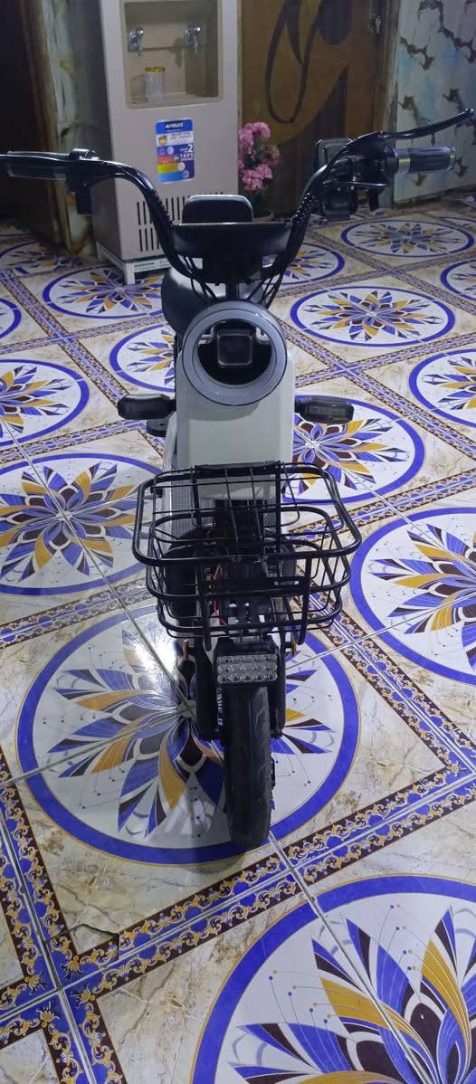 دراجه شحن جديدة مستخدمه اسبوع فقط
***********
 سعر للبيع 350 و بيهه مجال
