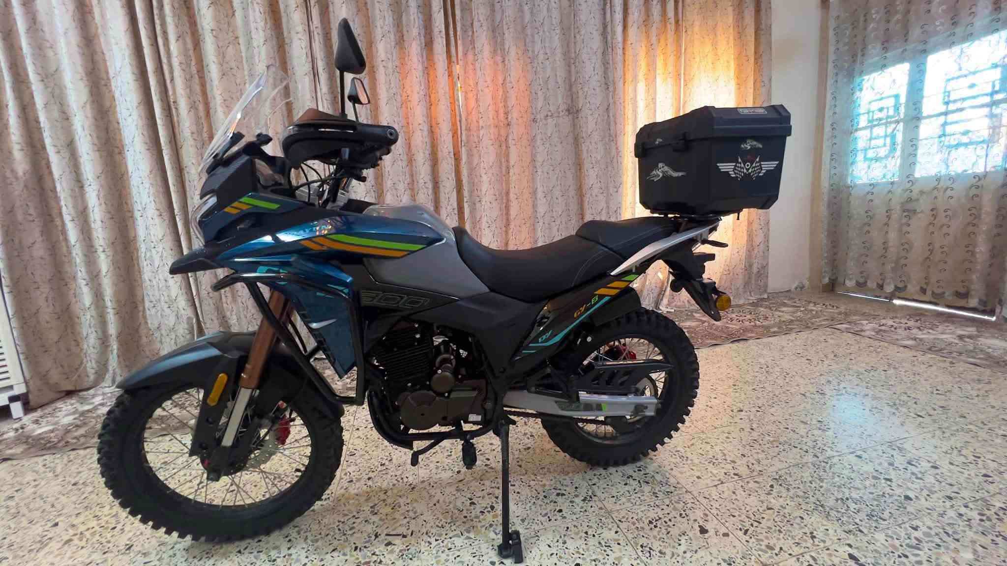دايوان ادفنجر موديل 26 مكفولة
محرك • 300 cc
مرقم لوحات • إنكليز أربيل 

الدراجة بعدها بسم المعرض تروح انته تفتح عقد مروري ب ايدكً وتحول 

ماشيه الف و 800 

زيرو استعمال شخصي 

السعر • 3400 وبيها مجال قليل 

واقيات اليد موجود إذا تريد تبدلهن او تخليهن 

الرقم • ***********

سبب البيع . عندي عملية
