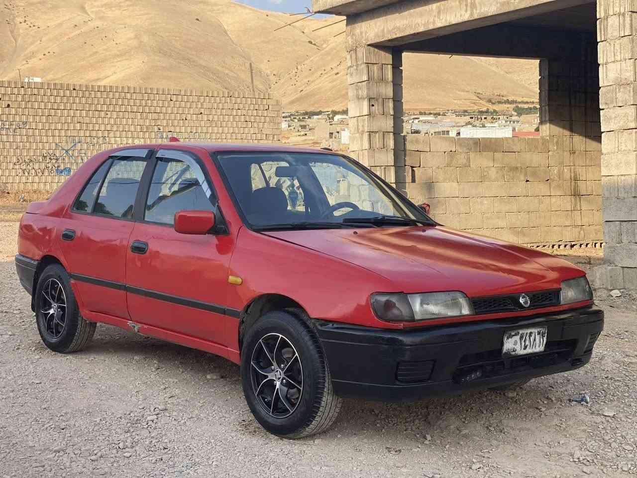 بەناوی خوای گەورە 
نیسان سەنی مۆدێل1992 بیلاد گێڕ ئۆتۆماتیک 
ئاڕم پلاسیک سلێمانی بەشەرتی ئاڕم و ئەوەلیات  سەیارەیەکی زۆر بەکێش و هەڵمەتە بەنزین کەم ئەخوات کارەبای مەزبووتە دووجام کارەبایە 
بەشەرتی مووس و بڕاوە نەبێت سەیارەکە یەک دەبڵی تەقیوە دەبڵی سەکن یەک دینار مەسرەفم تیانەهێشتوە سەیارەی مەعرەز نیە هی ژێر خۆمە 
***********ژمارەی تەلەفوون شربازهير, السليمانية
