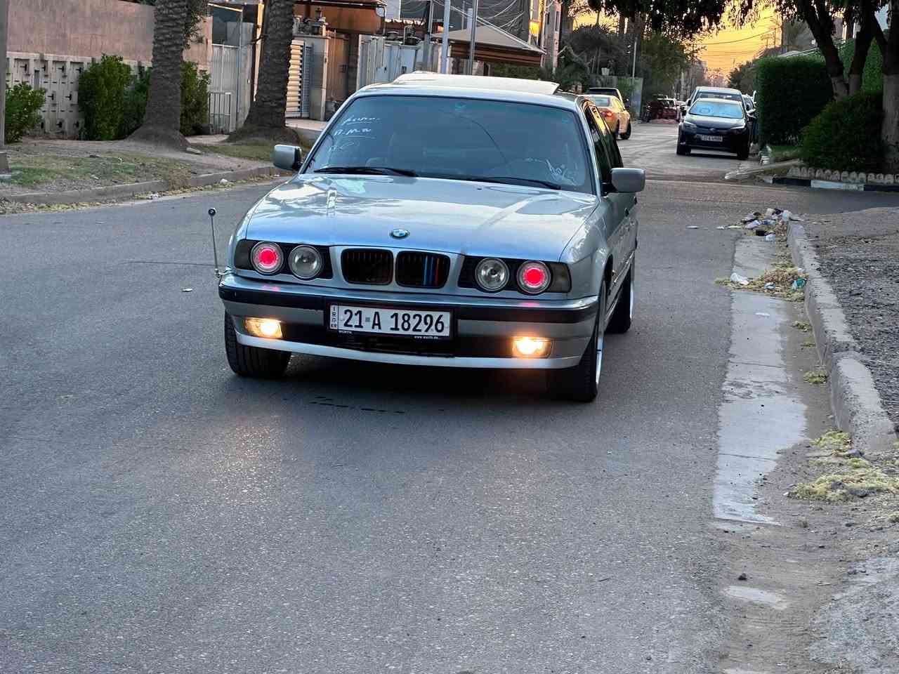 سلام عليكم 
للبيع بي ام دبليو موديل 1994 اصل حجم 525i مسكر فانوس
رقم سليمانيه الدولي سنويه ورقم جديد تحويل شوكت متريد 

كير اوتماتيك بلادي محرك وكير جدد مكفولات من اي شي 

ضفيره من الطول لطول واير جطل ماكو بيها كلها بلادي شركه

صدرين خلفي والصدر المامي جديد تراي كلش حلو وناعمه 

تبريد شغال حماوه ثابته نص منضومت مي كلها جديده مبدل

تخم تاير جديد حجم ١٨ دسكات هاندبريك كلشي بيها شغال 

دبل ارباك دركه ام ويل ام دوس ام مري ام بجم عريض فول 

سياره سلايد روف طكتين بجم عريض دوس مري كله ام بلادي 

داخل جلد رصاصي شاشه سنترلوك ريمونت لايت عدسه زنون 

سياره صبغ جماليه مكفوله من اي ضربه او خياس شرط الفحص

السعر 57 ورقه وبي مجال حق الجيه العنوان بغداد حي الجامعه

*********** للستفسار اتصل ممتواجد ع النت
