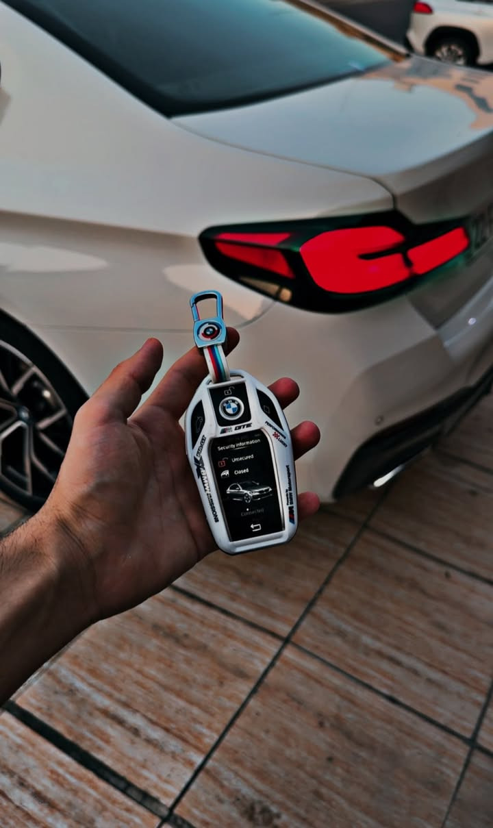 BMW /530e  الماني مواصفات خاصة
BMW 2023 /530e 
M Package / ام بكج بلادي 🔥
XtraBoost 🔥 دفع خلفي 
1-السيارة اندفجول طلب خاص 
‏Plug-in Hybrid / بلك ان + هايبرد + محرك 
السيارة طلب خاص اعلى من 1/1 
ابواب شفط + صندوك 
داخل كشنات 740 اسبريسو قهوة 
تحكم تبريد شاشة 700 
داتا شو كبير ومتغير مع وضعيات القيادة 
شاشات دجتال 
كشنات تدفئة تبريد امامي خلفي 
ستيرن M تدفئة ستيرن
قطعتين تبريد منفصل + تحكم خلفي منفصل 
بانوراما فتحة سقف 
بردات كهرباء 
5 كامرات 360 
كامرات دوار ويا الستيرن n 
نضام الصوت 🔊 سماعة (Harman Kardo (16
شفتات ستيرن M
شحن لاسلكي  
فول رادارات امامي خلفي جوانب 
نقطة عمياء 
اشاير مري
ليدات امامية ابيض + ازرك 
حساسات 360 توقف ذاتي عند الاقتراب 
سياقة ذاتية آلي 
كشن ميموري خزن سايق + سكن 
اوتو هولد 
لايتات امامي متحرك ويا الستيرن ليزر 
5 بردات 
مري شفط وقلاب
تشغيل بدون بصمة كارت
• عادم رياضي M Sport متغير من الشاشة 3 اصوات 
• سقف بانوراما
• أبواب شفط Soft Close
• شحن لاسلكي للهاتف
• أوامر صوتية BMW Intelligent Personal Assistant
‏• Gesture Control – تحكم بالإيماءات
• كاميرات محيطية 360°
• مساعد الركن Parking Assistant
• تحذير النقطة العمياء
• تحذير مغادرة المسار
• مساعد المحافظة على المسار
• تحذير الاصطدام الأمامي
• فرملة طوارئ
• مثبت سرعة
بصمة ابواب 
تحكم موس لمس 
انارة محيطية دواخل متغير وتحذر عند فتح الباب 
رادار مشاه 
 السيارة محركين سوة كهرباء بانزين 
السيارة بعد بيها هواية مواصفات 
تخم تايرات اصلي جديد 
ترايك زيرو 
كير محرك برغي ممفتوح كفالة 
ماشية 30 الف mi
صفر مسج 
بانزين وتشحن نفسها خلال الممشى وشاحن خارجي 
السيارة ليبل واحد 
السيارة تقرير كلين 
بيها كلير وجه الصندوك مو كله بس الوجه اثر شخوط (نقل)وشبر فقط من البونيد لا تعديل ولا معجون 
بغداد المنصور 
***********
32500$

نص مكتوب في الصور:
- Monday 2:47 AM BAGHDAD