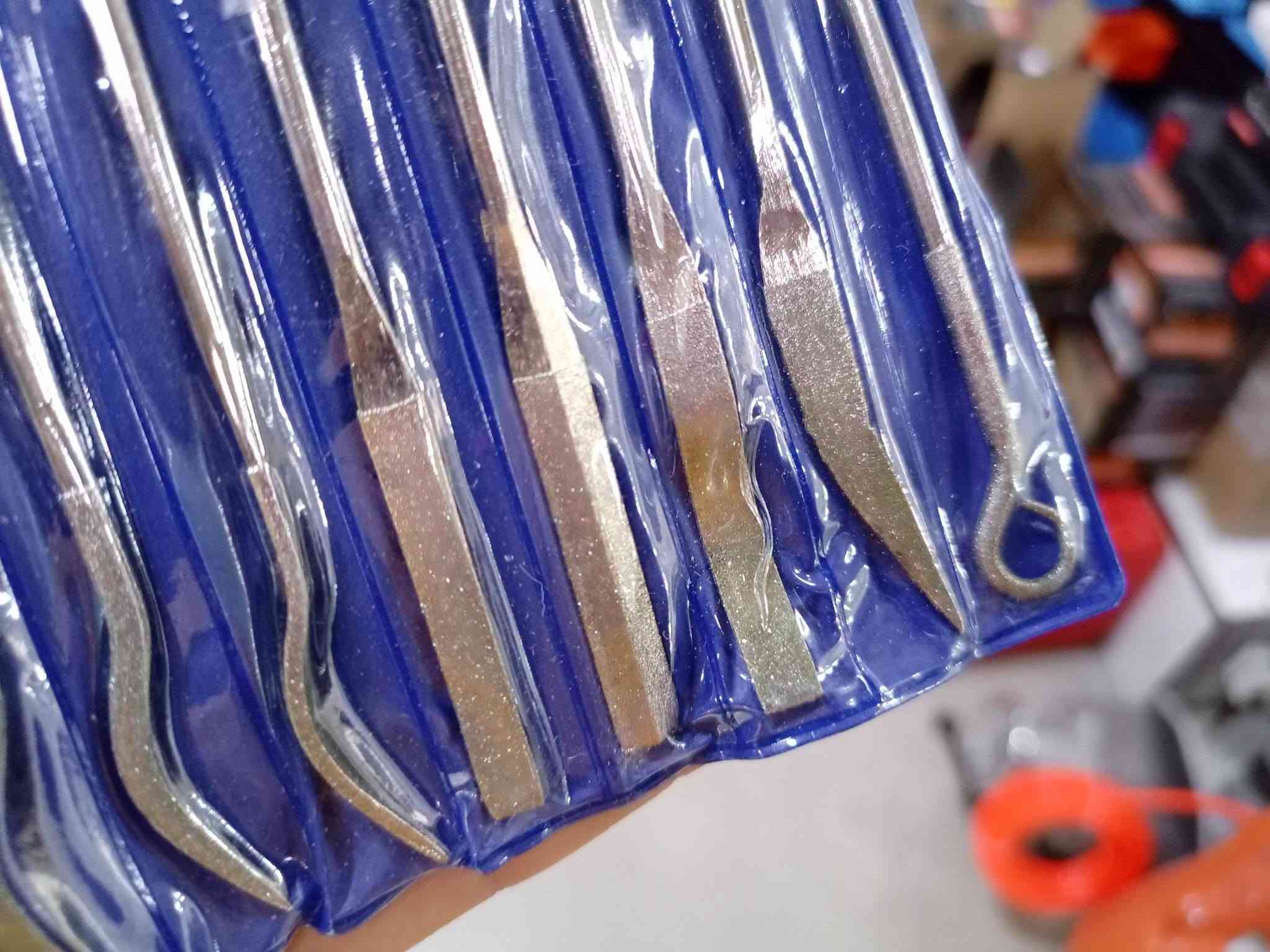 باركود: 99790
سيت 10 قطع من مبارد ناعمة الماس ياتي باشكال متعددة للاعمال فنية زخرفة على زجاج صخور سراميك نحاص ذهب فضة برص 
سعر سيت: 12 الف
