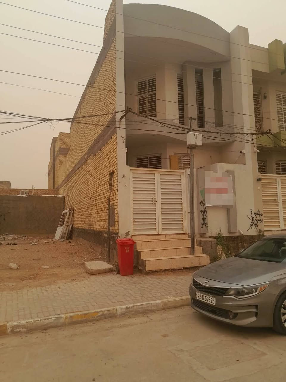 اعلان دار للبيع /📍

⏰ السعر مناسب سارع اللحجز /💰

🚩  السعر 115 بيه مجال  /💰 

​🏠 دار حديث للبيع (طابو صرف) – حي الفرات
​ 
المساحة: 100 متر مربع (الأبعاد: الواجهة 5 م × النزال 20 م)
نوع البناء: بناء حديث - كونكريت مسلح (طابقين)
​📍 الموقع:
حي الفرات – بالقرب من مدرسة السنبلة.
​📐 تفاصيل التقسيم الداخلي:
​الطابق الأول:
​طارمة خارجية
​استقبال
​صالة واسعة
​مطبخ
​غرفة نوم (عدد 1)
​مرافق صحية (داخلية وخارجية)
​الطابق الثاني:
​صالة
​غرفة نوم (عدد 1)
​📞 للمعاينة والاستفسار:
يرجى مراجعه مكتب قصر الباشا للاستثمار والتطوير العقاري (إدارة: أ. أحمد الشمري).
​عنوان المكتب: شارع أسواق طيبة – مجاور أسواق دجلة.
​أرقام التواصل:
​***********
​***********

نص مكتوب في الصور:
- استقبال
- صاله