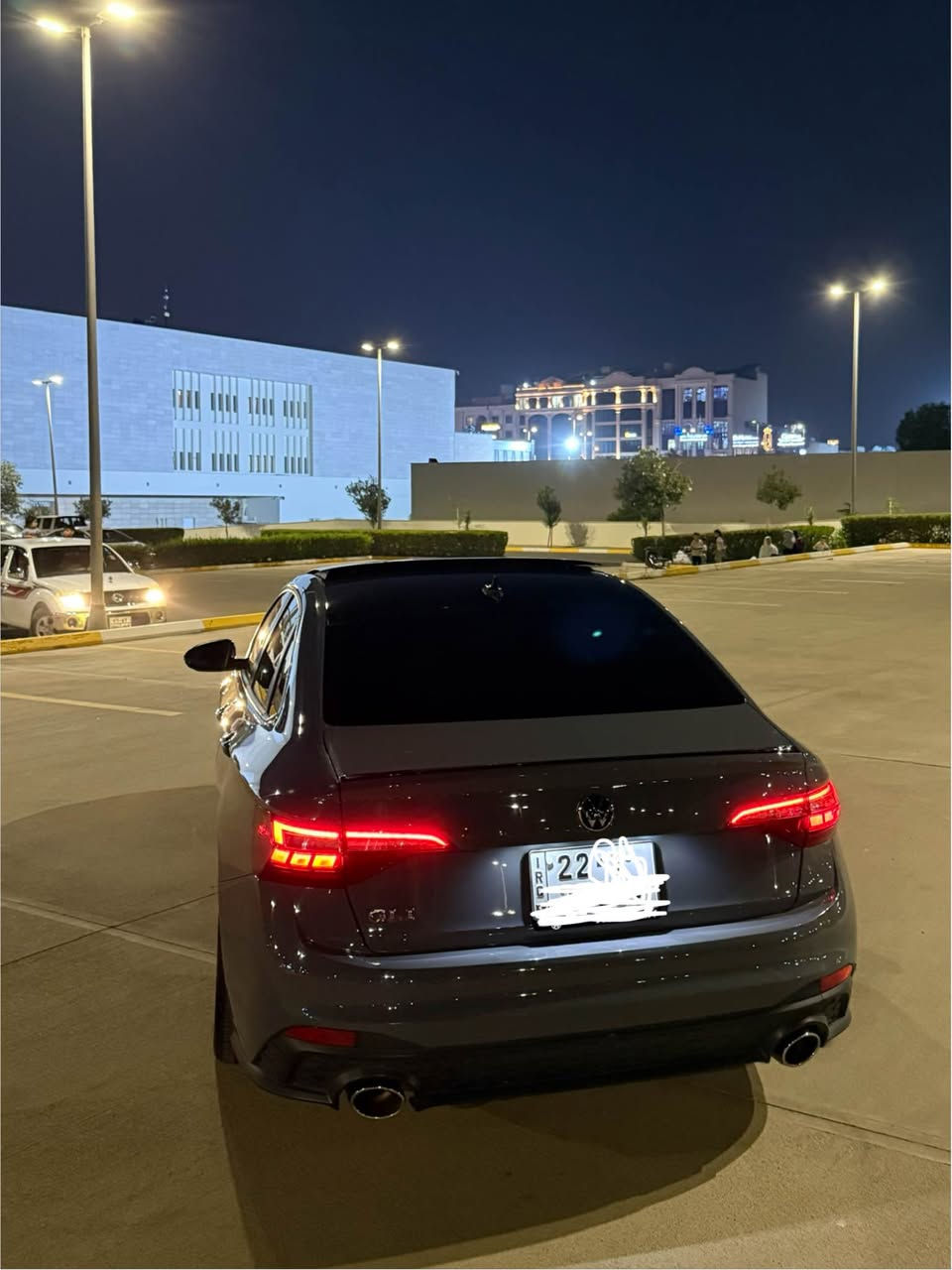 السلام علیکم
VW Jetta GLI2023
جوانی قوەت گەنجانە GLI نمونە لە جوانی 
بۆ فرۆشتن سیارەچی هەتابلئ ریکو پیکە تەقە رەقە گیر مەچینە کلاج و عینە پیش کامل کامل بیلادی هەموو هەموو شتیک بەشەرتە 23milهەزار رۆیە وەکو سبوغ نیو جاملغی پشتەوەی سبوغە یەک دەرکە بە بیلادی گۆرایە
پیش و پشت کەپس ئەرباگ بەس شان
قەپات قەپات مواسەفات بەس گیر عادی 
بۆ زانیاری زیاتر ***********
شوین هەولیر لە خزمەت داین🤍 أربيل, العراق

