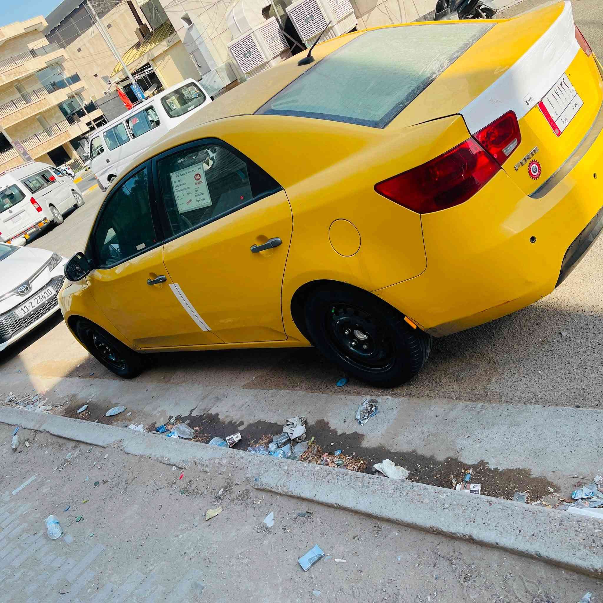السلام عليكم فورتي 2013 

وارد امريكي حادثهه بنيد وچاملغ
بيه ضربه خفيفه باب السائق قبل 3 ايام
تحكم ستيرن جهتين مري شفط
مثبت سرعه نظام ايكو 
تبريد ثلج منضومه جديده
 مكينه 2000 دوش كير AT
سياره بأسمي غرامات هيئه عليه
  سياره جاهزه مكاني بغداد
السعر 75$  وبيهه مجال
بيه ضربه خفيفه باب السائق قبل 3 ايام
 
  ***********
