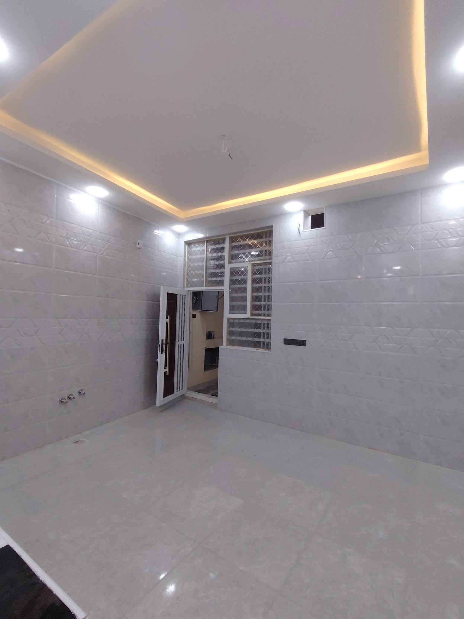 🏡 دار للبيع – حي ميسان |  شارع الشيوخ
📐 المساحة: 185 متر
📍 الموقع: حي ميسان – شارع الشيوخ
📄 الطابو: زراعي – سند 25
🏠 مواصفات الدار:
🛏️ غرفتين نوم
🛋️ استقبال وصالة
🍳 مطبخ
🧱 بناء جديد من الطابوق الجمهوري
🏗️ أساس وسقف صب كونكريت
🚿 حمامات
🌿 حوش
✨ دار بناء جديد، متينة وجاهزة للسكن، وموقعها ممتاز وقريب من الخدمات.
💰 السعر: [سعر 77]
📞 للاستفسار: ***********
#دار_للبيع #بيت_للبيع #حي_ميسان #سكلة_الكرعاوي #عقارات_النجف #النجف
