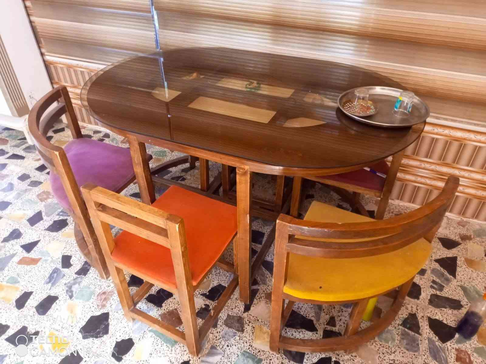 طاولة طعام • ٦ كراسي • حي البتول