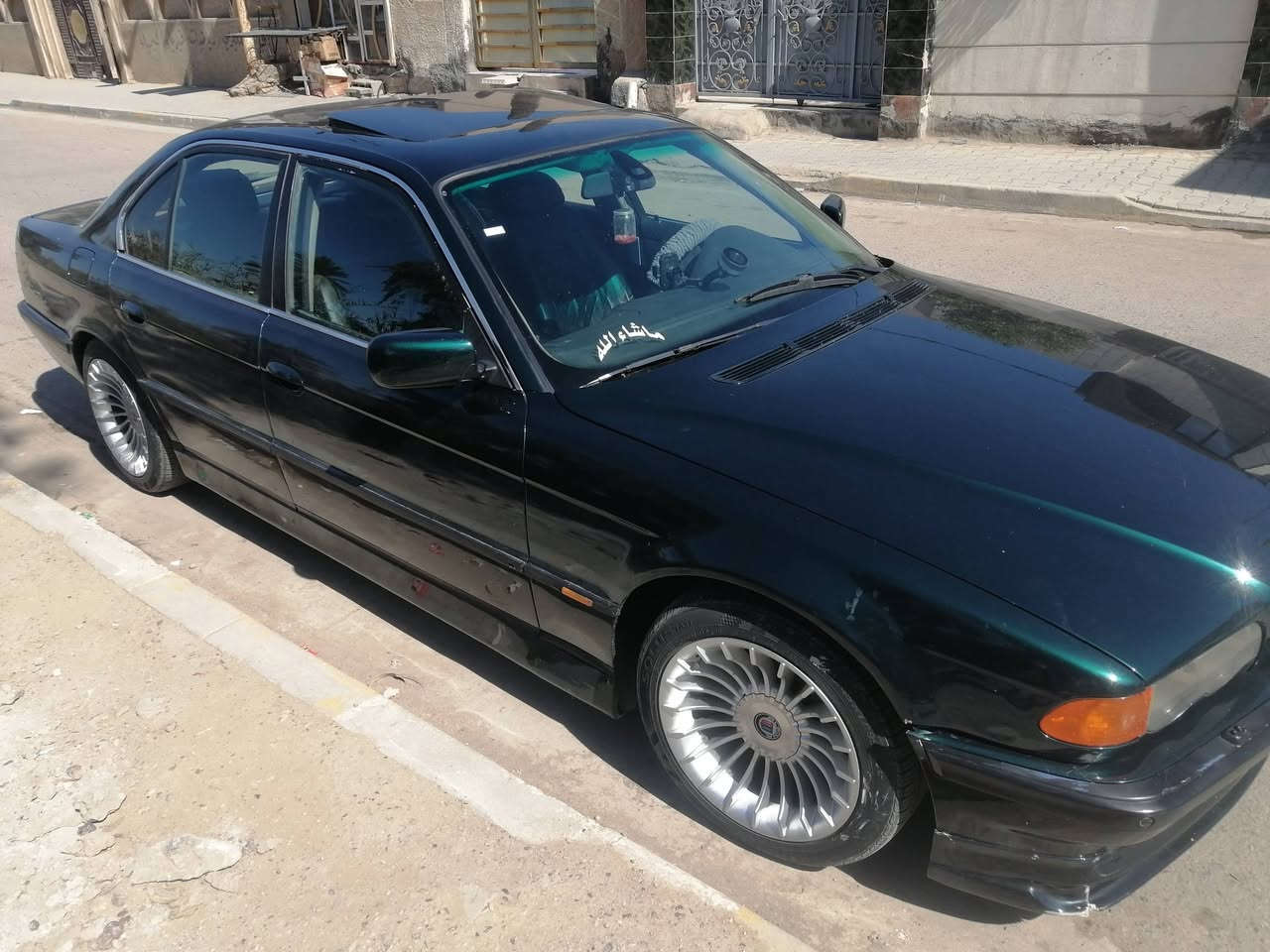 سلام عليكم البيع او مراوس خفاش ٧٣٠ مكينه ٤٠ معمره جديده موديل ٩٥ محدثه ٢٠٠٠ سياره بدون ضربه معمره جماليه تبريد شغال غرفه ٧٠ بل ب١٠٠ سلايت شغال سعر٦٠والاستفسار  على خاص او رقم *********** وتساب
