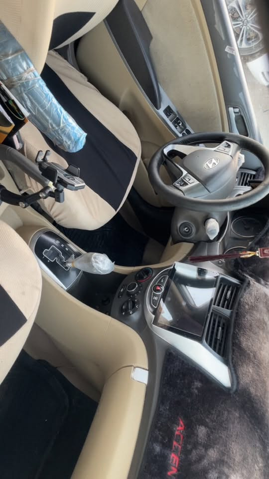 اكسنت 12 فول مواصفات
1.600 
بدون حادث 
السونار مرفق
رقم أنبار تحويل مباشر 
كير محرك كفاله شرط 
غرفه جديده 
تخم تاير 
اتصال
واتساب 
***********

***********
