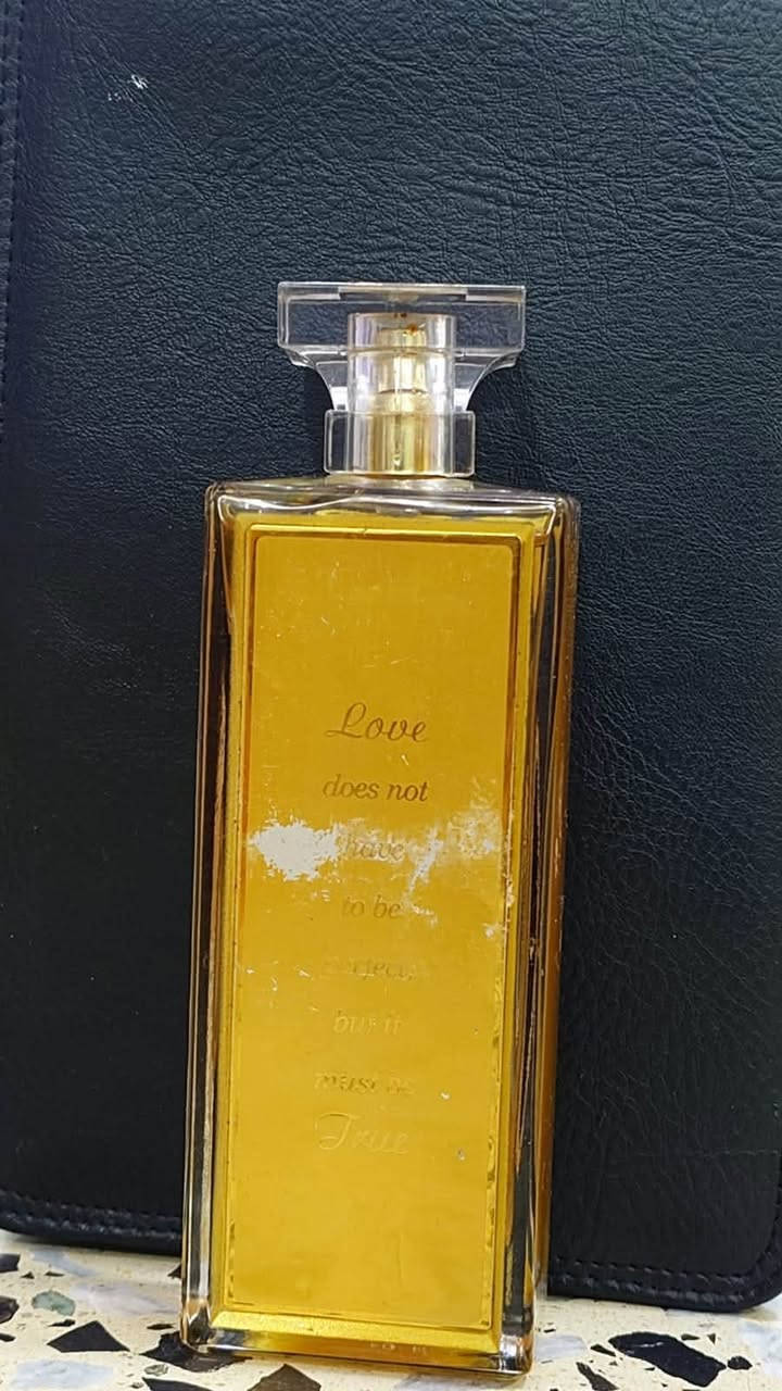 سعرررر 🔥80الف شلع فقط
عطور خليجيه اصليه مستخده استخدام قليل مثل موضح 
عطور من براندات مختلفه جداً رقيه ✨
للتواصل ***********وات
متواجد خاص
