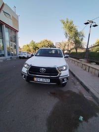 ها يلوكس 23 مكينه 2700 السياره كفاله ما عده باب الصندوك بي بيدي ار وال...