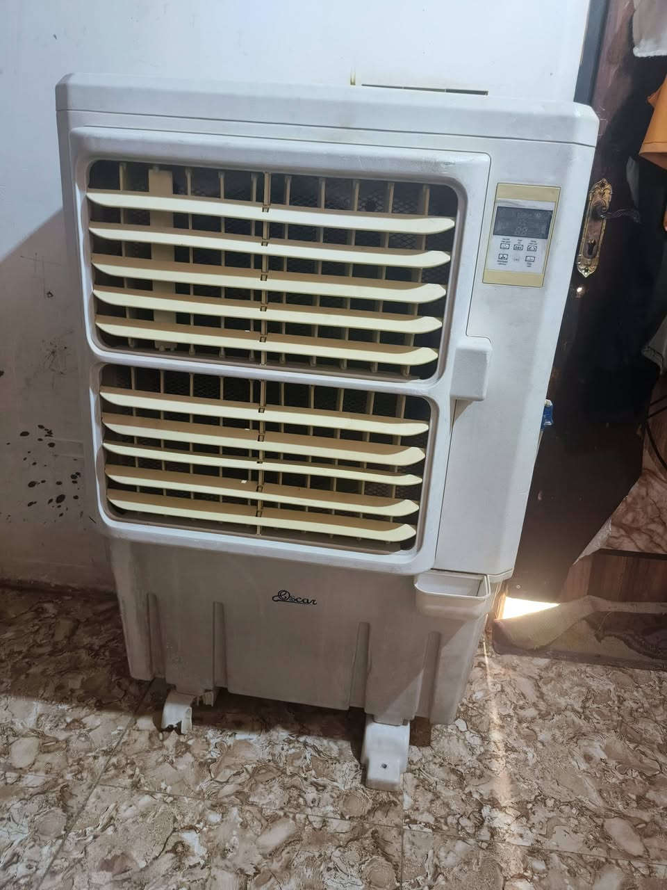 السلام عليكم مبرده للبيع سعره ١٠٠ شغاله للسفسار ***********
