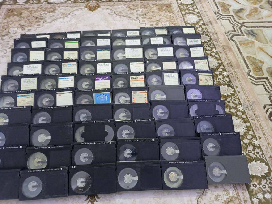 بيع 
اشرطه فديو كاسيت بيتماكس 
نسخ اصليه مال الكويت العدد 70 كاسيت جدا نظيفات 
استفسار *********** 
السعر على 1250 الكاسيت الواحد 
يوجد توصيل
