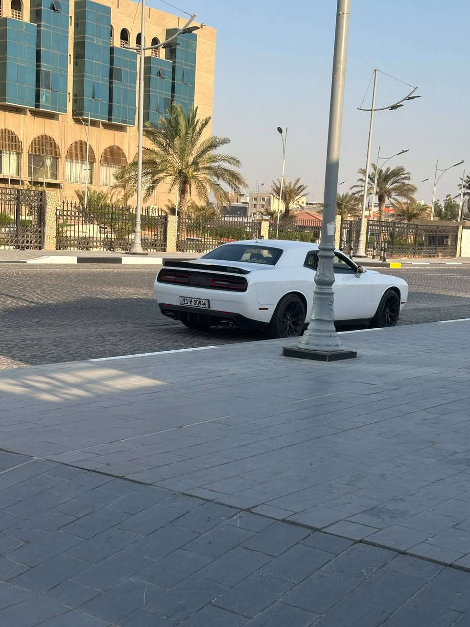 سلام عليكم اخوتي مستعجل ع البيع بدون مراوس بيع فقط جالنجر ١٨ بيها بارد بالجاملق الخلفي وصار بيها ضرر روس الشواصي خسفه بسيطه كلش بدون ايرباك البنيد مفتوح وراجع نفسه علمود تقسيم نفتح بدون قطرت صبغ نواقصها بيها الوسطيات مال الكزوز يخرخشن والصدر ٧٠ % الباقي جاهز رقم بغداد بأسمي تحويل مباشر مكان السياره بصره للاستفسار اكثر اتصال او واتساب *********** السعر ١٤٠ وبيها مجال بسيط
