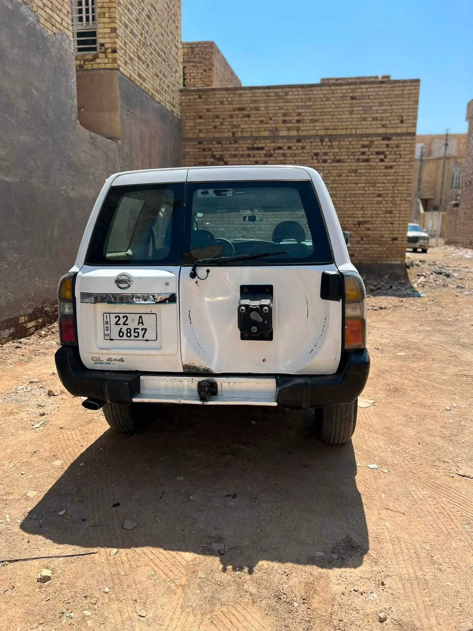 السلام عليكم نيسان ٢٠٠٥ جاهزه من كلشي كير مكينه حداديه طخم تاير بالون كله جديد تبريد ثلج سنويه لل ٣١تريدتحويل تريد وكاله ابوسنويه بلعماره سعر ٩٥وبيها مجال لشراي ***********
