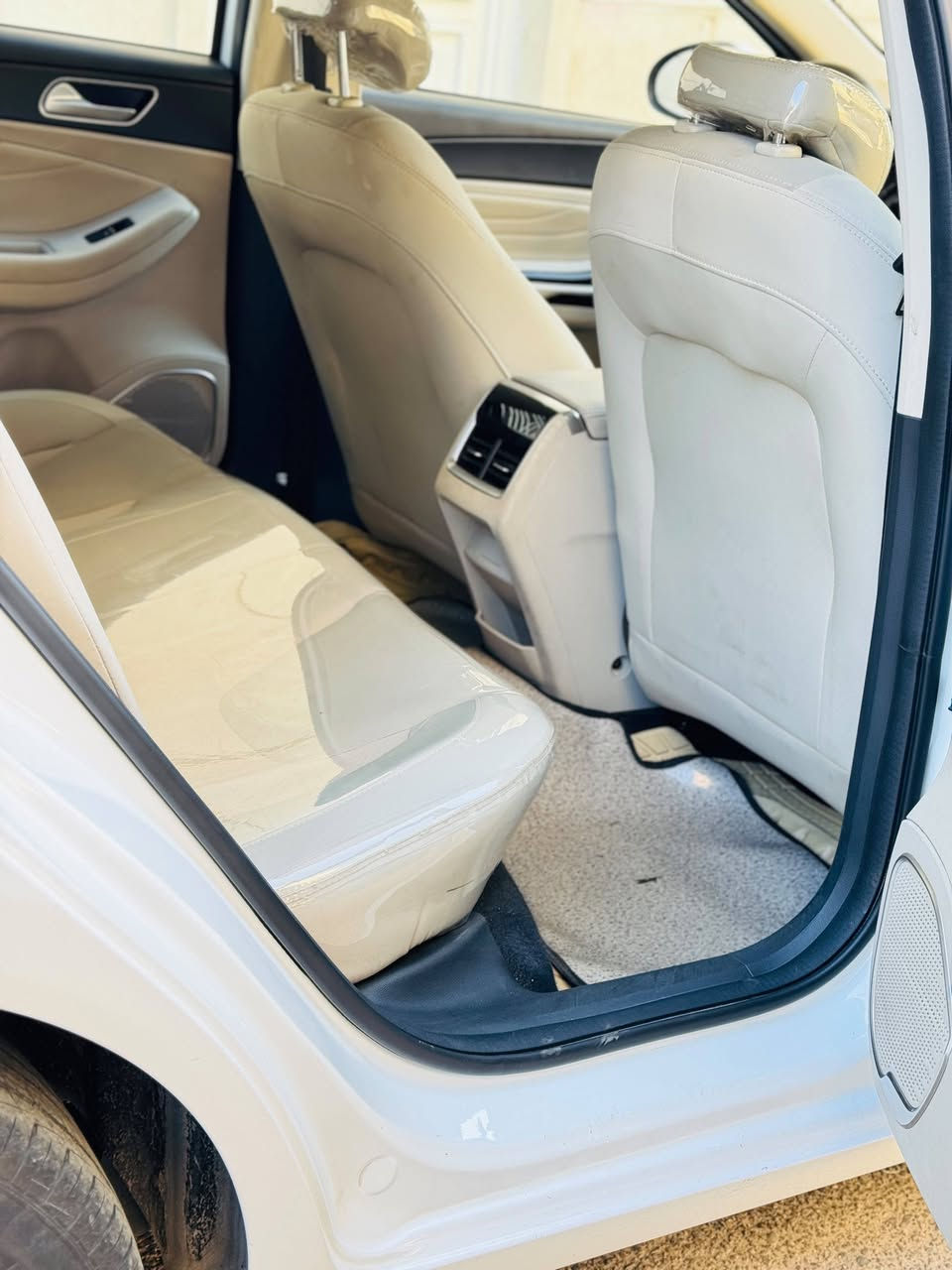 السلام عليكم
Chery Arrizo 5
موديل 2025
السياره بعدهه بضمان الشركه
السياره ماشيه 62 الف كيلو 
السياره بيهه طخه خفيفه بل جاملخ الايمن الامامي و موضح بل صوره 
السياره بعدهي جديده شغل وطلع 
السعر شده يعني 100ورقه و بيهه مجال 
مكان السياره بغداد رحمانيه الجعيفر قرب مركز الجعيفر 
للتواصل *********** متوفر واتساب و اتصال فقط
