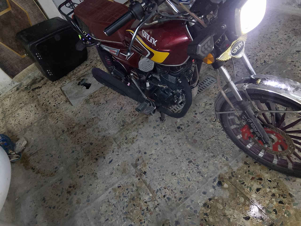 دراجه للبيع موديل 25 ضاغطه وتنجيل سعر 950 وبيها مجال***********
