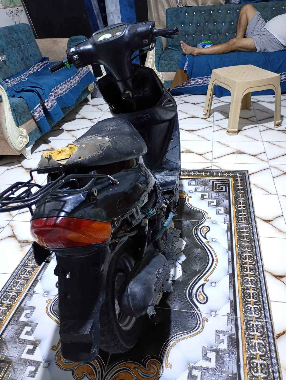 دراجه بيجي للبيع مكينه ما مفتوحه دراجه نهضه و معدل دراجه تجي وتفحص دراجه خير من الله سلف عوزه بس باتري هنند شغال كهربائيات شغاله كفره السمچه السوادات موجوده عنواني سماوه السعر 300 رقمي ***********
