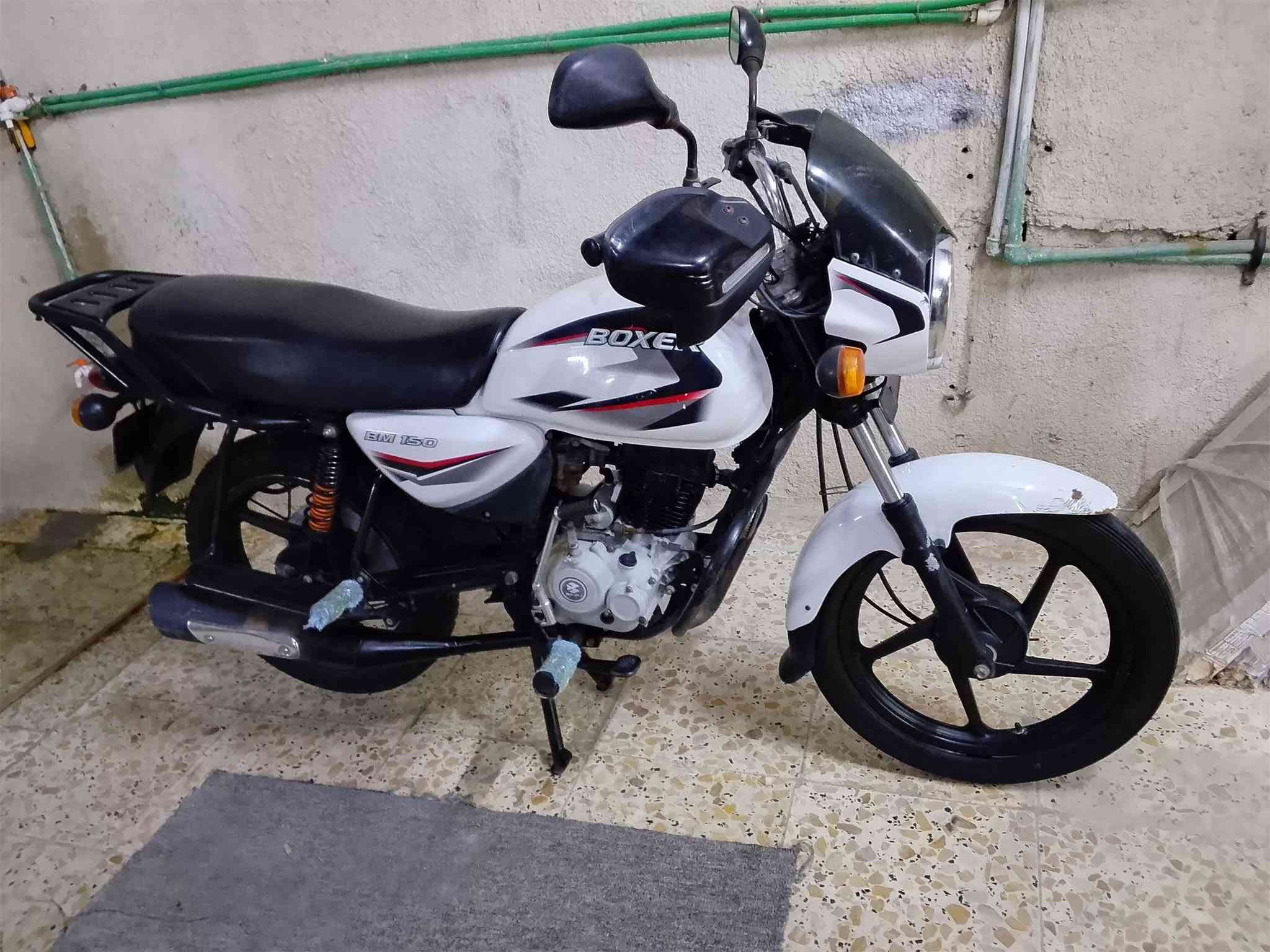 سلام وعليكم درجه بوكسر مديل 21 طالع22 رقم وسنويه تحويل ثاني يوم درجه كهربياه شقاله مفتوح شريكه مره واحده كفاله من صوت ودخانه السعر مليون 700 وبيه مجال الشراي العنوان زبير تصال*********** وتساب موجود وبل خدمه
