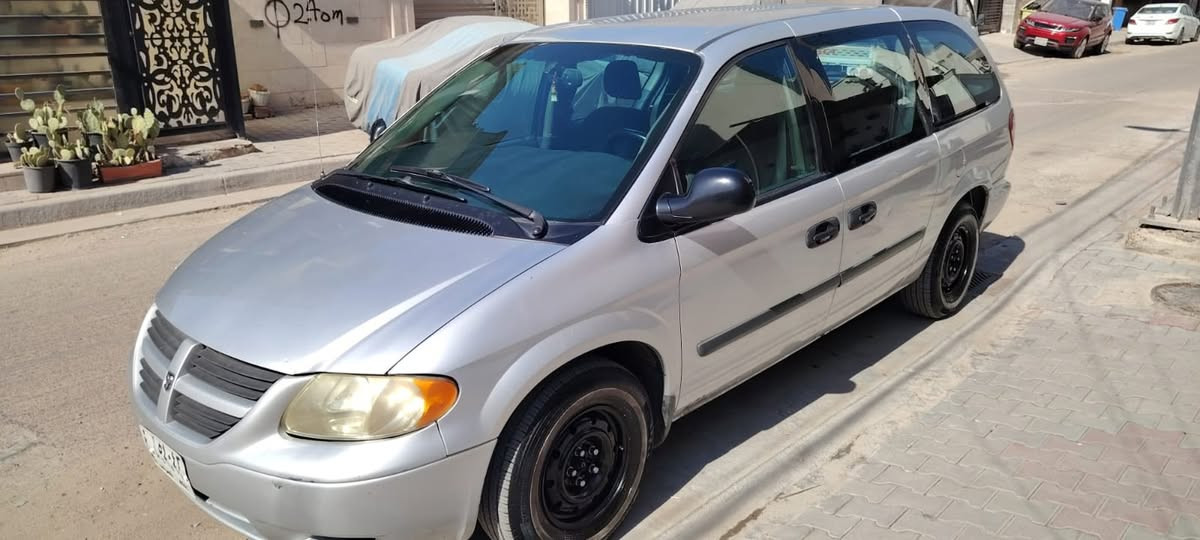 دوج كرفان 2007
الباب الي بصف السايق مبدل
فاتح كور قبل سنتين
تحتاج ادامه لمنظومة البانزين 
السعر 82 ورقة للاستفسار
***********
