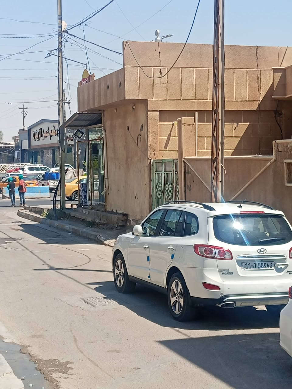سلام عليكم سنتافيه موديل 12خليجي 7راكب 
مقفوله عده طخه بصيطه مثل ما واضحه
سعر 160مكاني الانبار فلوجه 
الاتصال برقم***********
