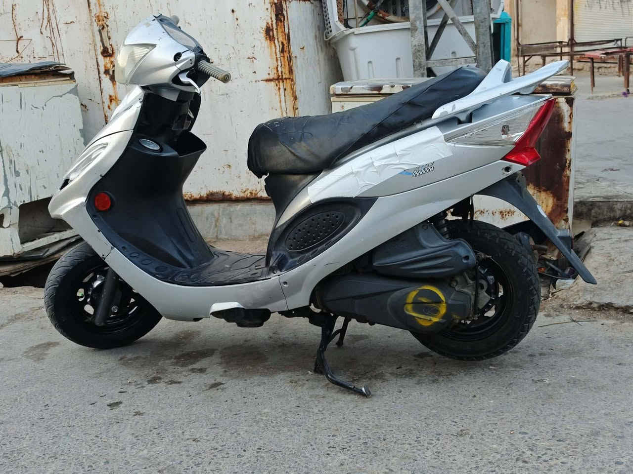 السلام عليكم  دراجه مبدل بيها بوشه وكهربائيات شغاله صوت المحيط ناعم ***********📞450💸💸
