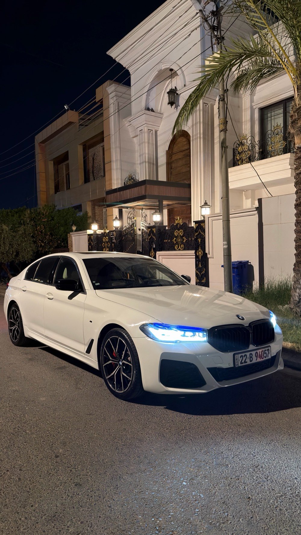 بی ام مودیل ٢٠٢١ xdrive 
ماشیە ٧٢ الف 
سعرها ٣٠٨$ ورقە 
تحویل مباشر 
سیارە باربیل
***********