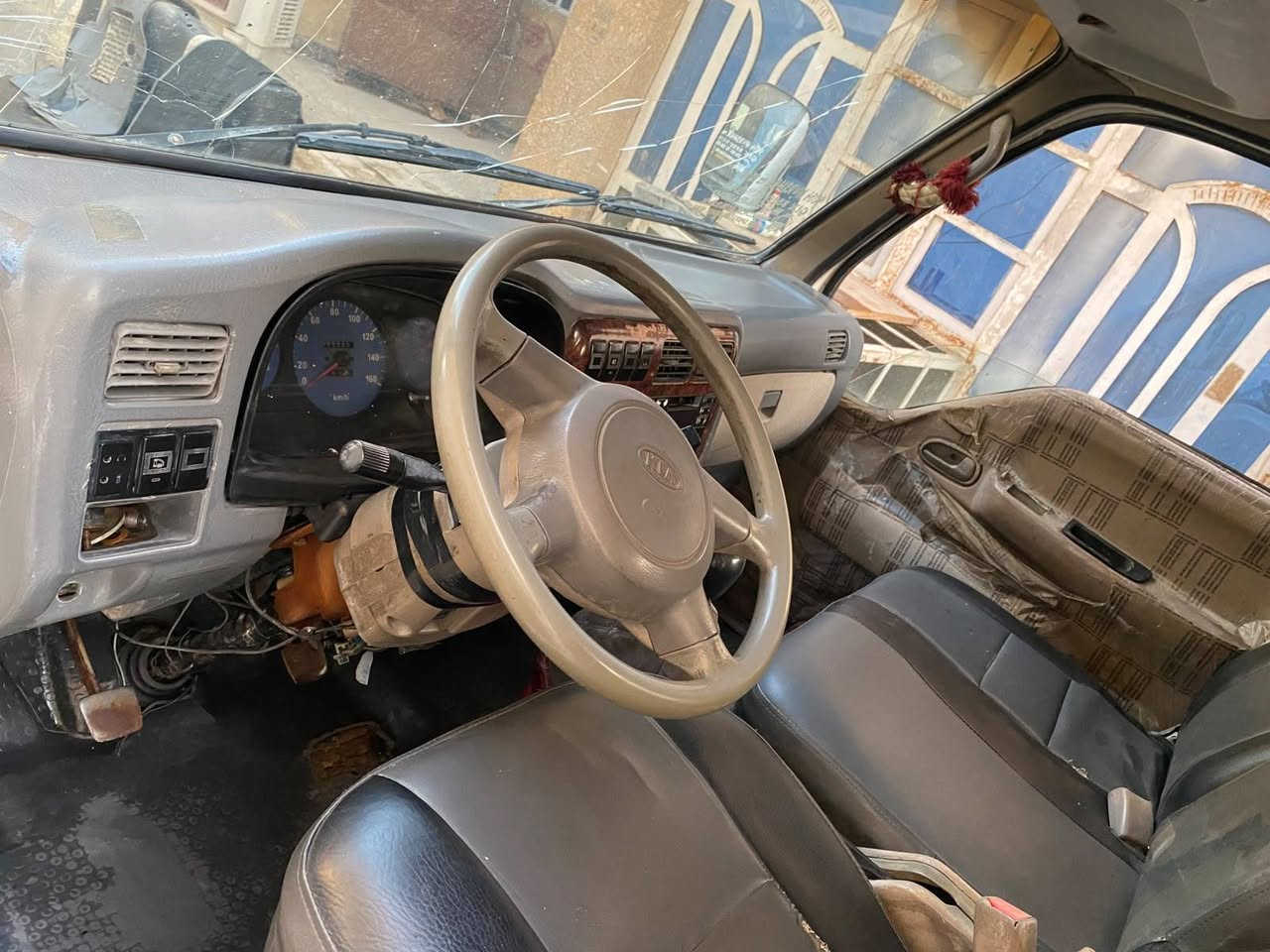🚗 كيا أم عيون 2002 للبيع
🔹 حاكية سيارة خير من الله
🔹 كير ومكينة إكسل
🔹 حدادية وشاصي جاهزة
🔹 السيارة عنوني
🔹 بيها شوية خياسات بالباب
🔹 ضفيرتها محتركة
📍 بغداد
❌ غير متواجدة على الفيس

📞 للاستفسار والتواصل: ***********
