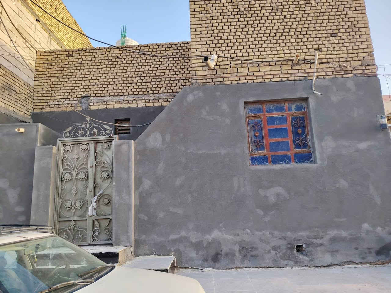 بيت حي أور مساحته ١٠٠ متر
***********
