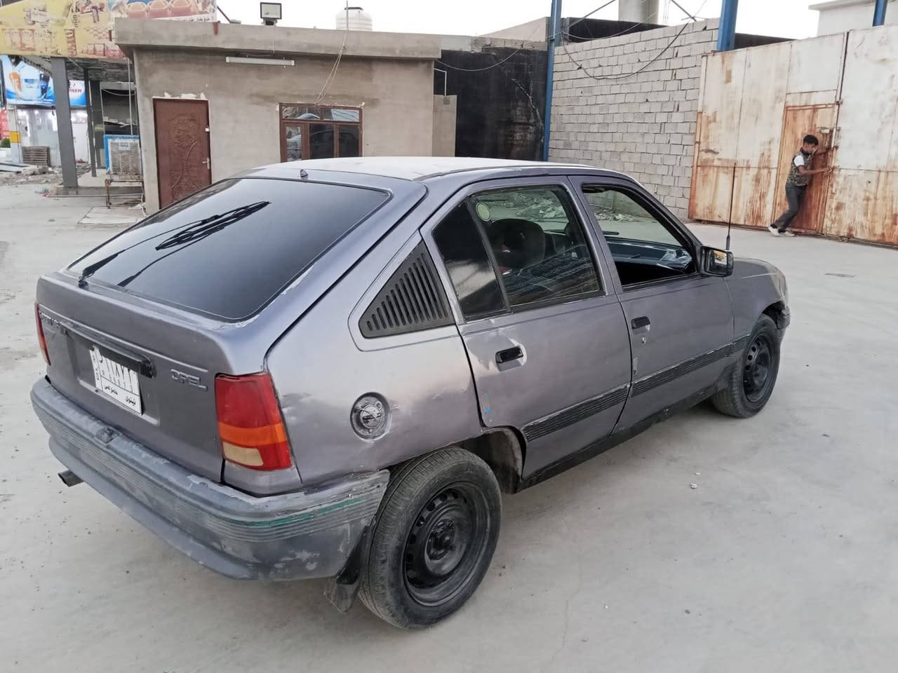 للبيع اوبل كاديت 
محرك لوك 
عنوان تازه 
سعر 12بي مجال 
***********
