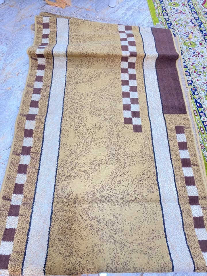 فرشات • نضيفات • سعر مناسب